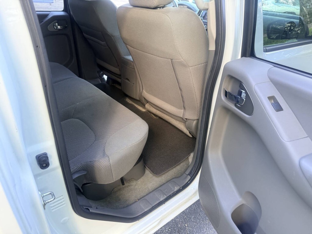 2017 Nissan Frontier Image 14