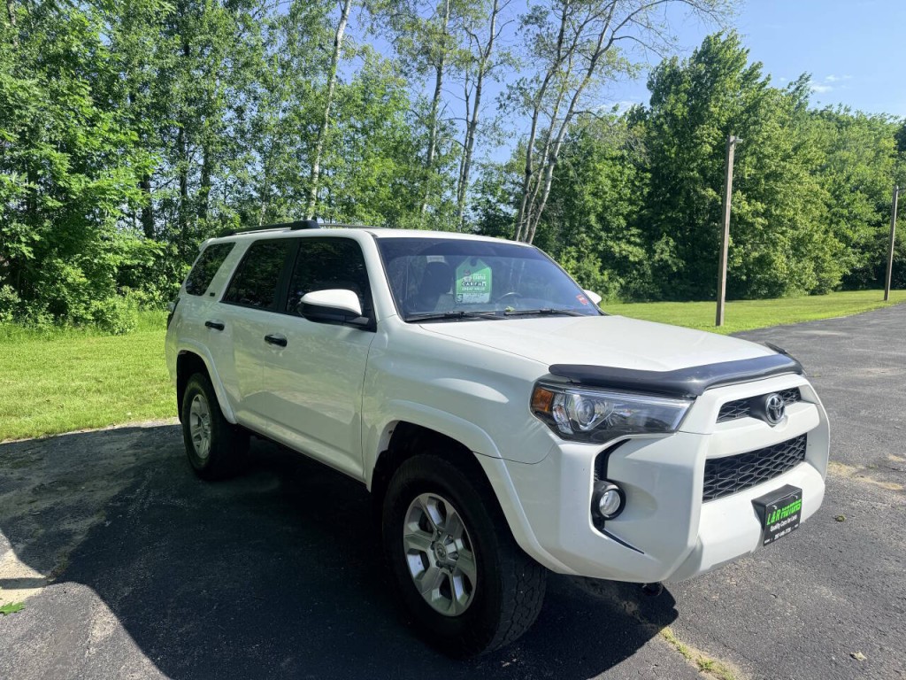 2019 Toyota 4Runner Image 2