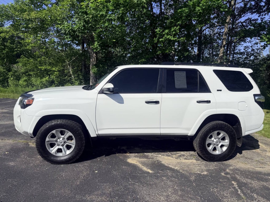 2019 Toyota 4Runner Image 3