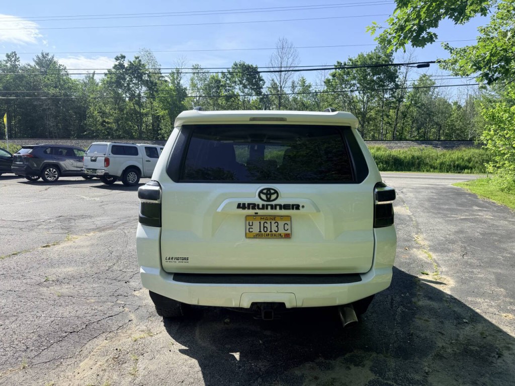 2019 Toyota 4Runner Image 4