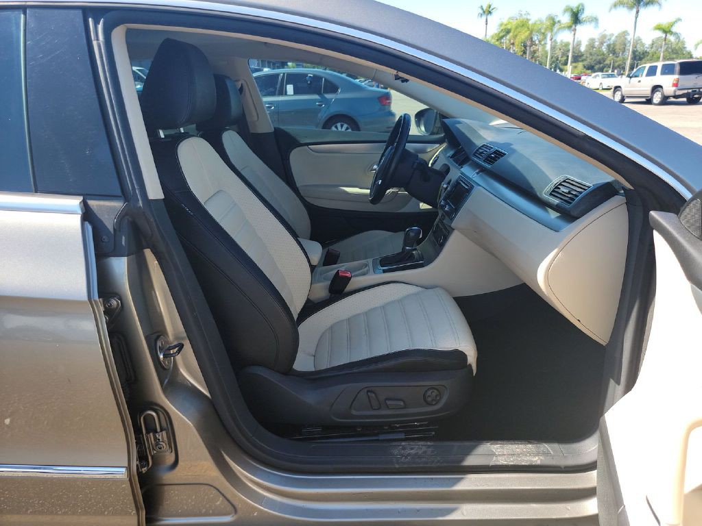 2012 Volkswagen CC Image 9