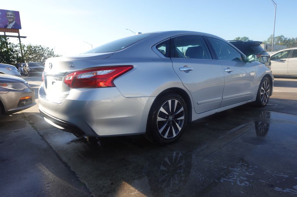 2016 Nissan Altima Image 4