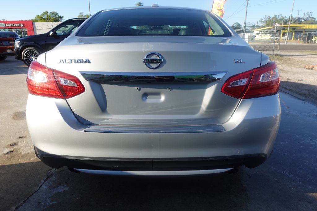 2016 Nissan Altima Image 5
