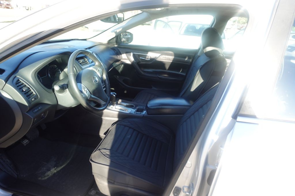 2016 Nissan Altima Image 7