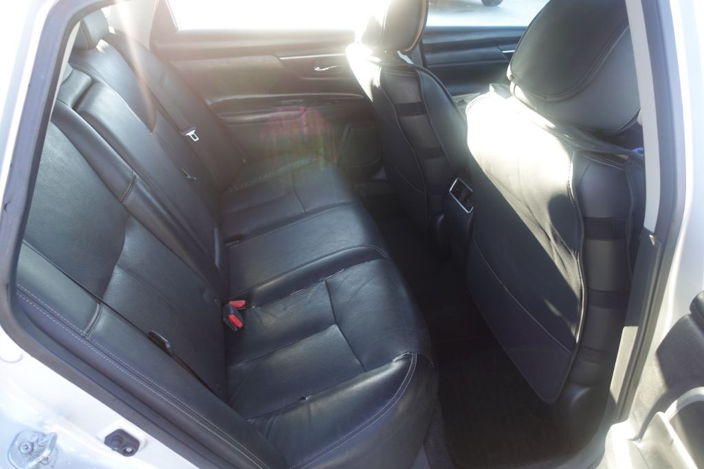 2016 Nissan Altima Image 12