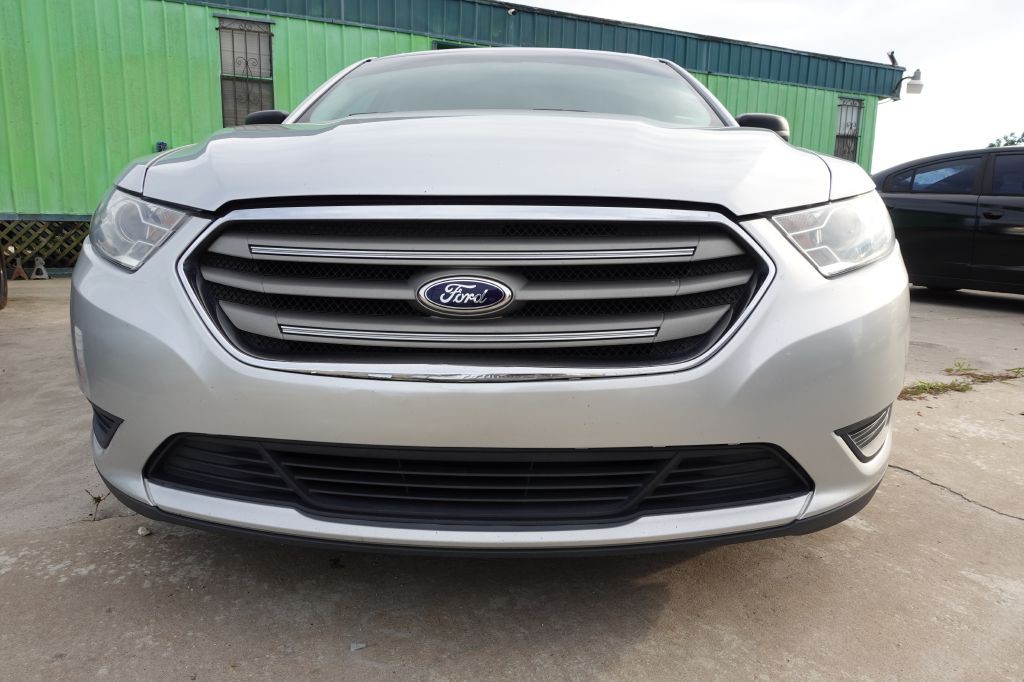 2013 Ford Taurus Image 2