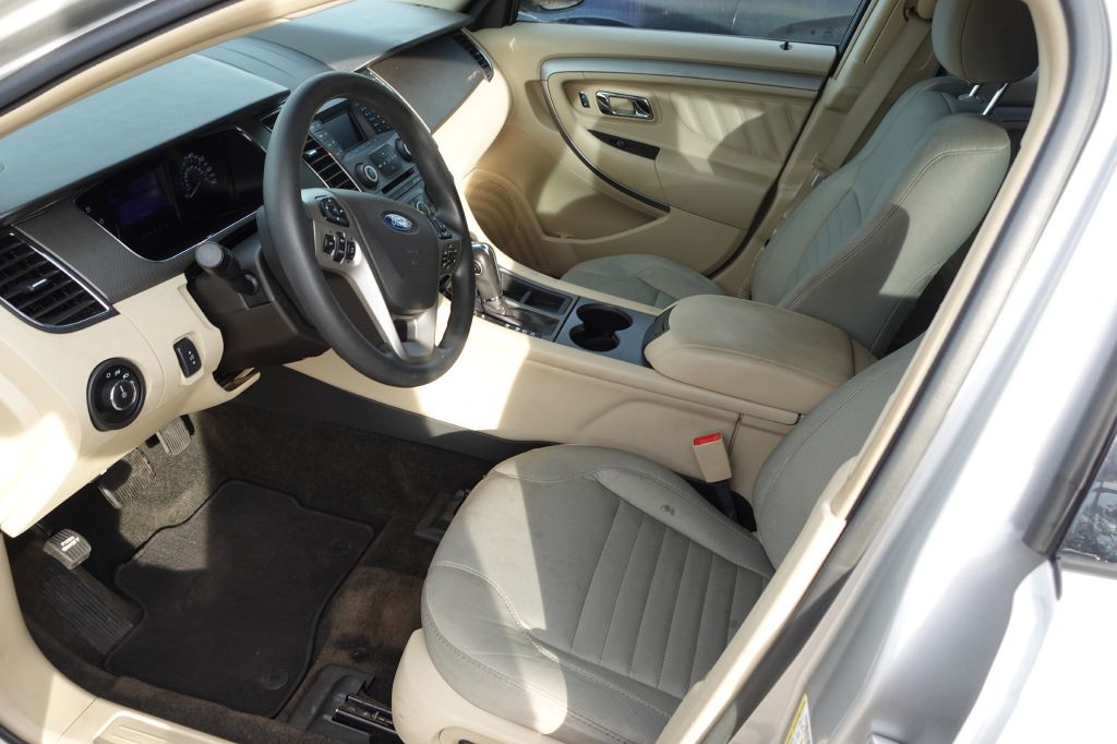 2013 Ford Taurus Image 6