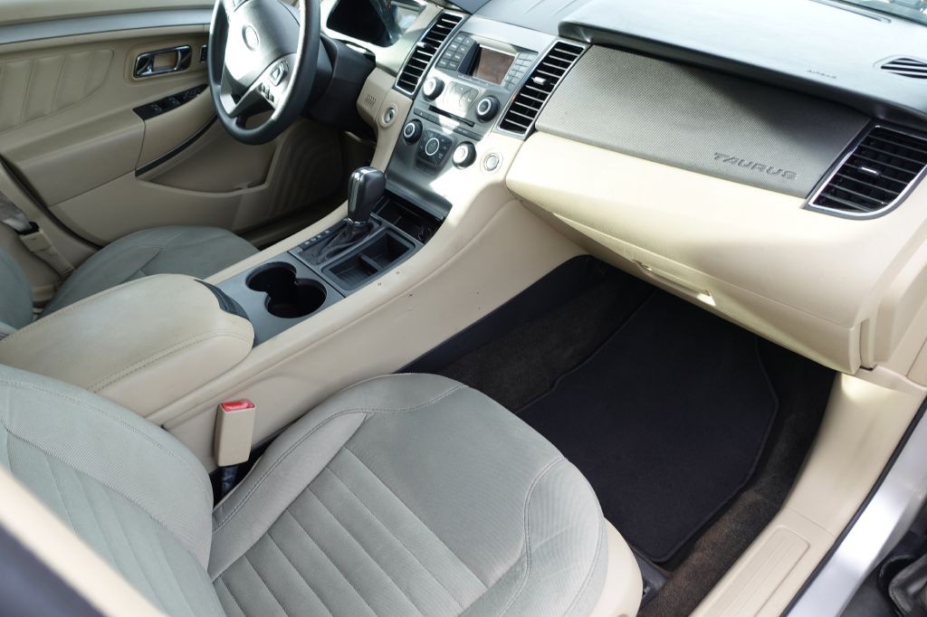 2013 Ford Taurus Image 7