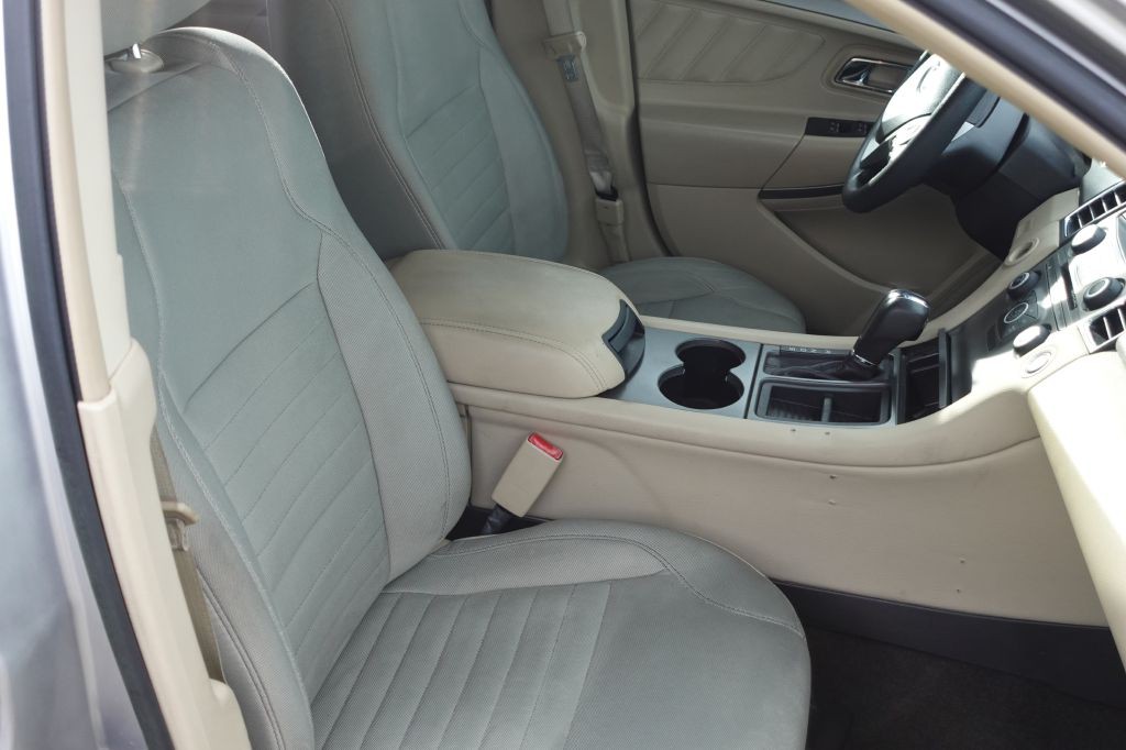 2013 Ford Taurus Image 8