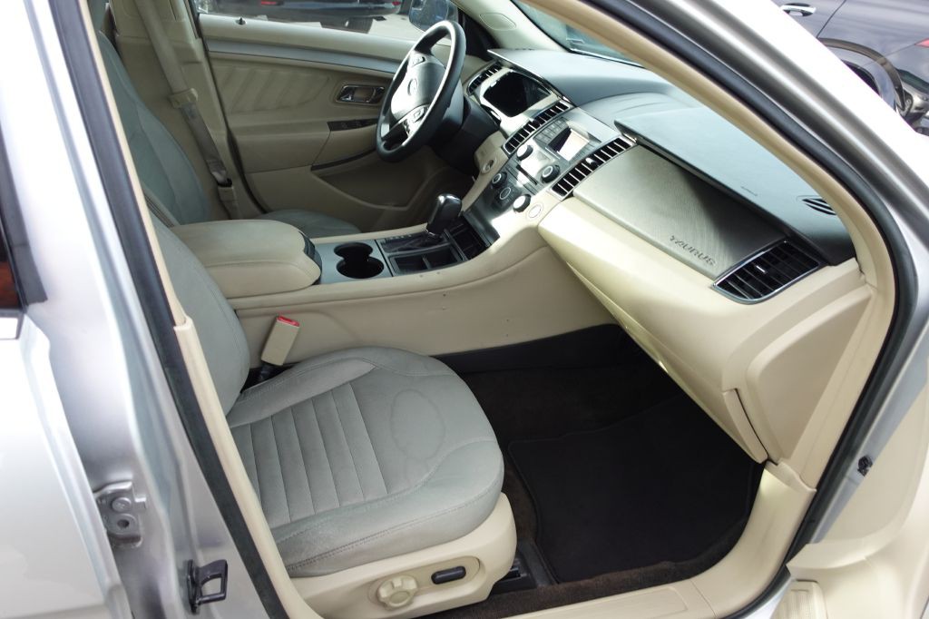2013 Ford Taurus Image 10