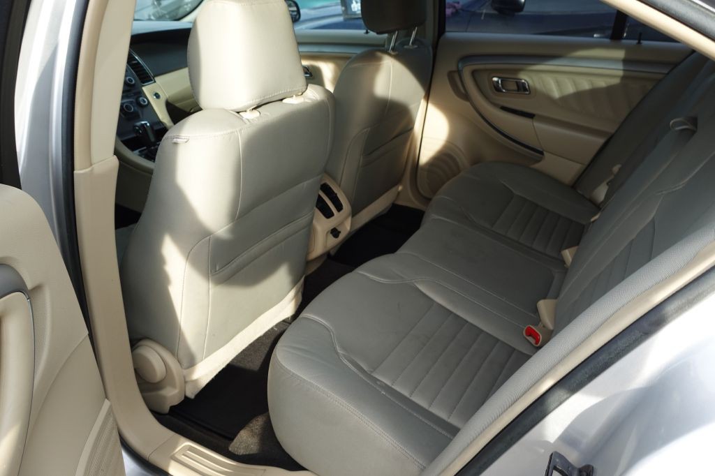 2013 Ford Taurus Image 15