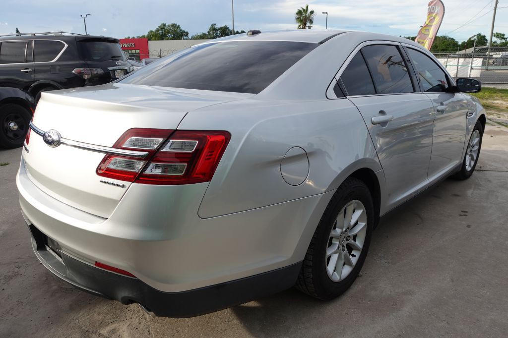 2013 Ford Taurus Image 21
