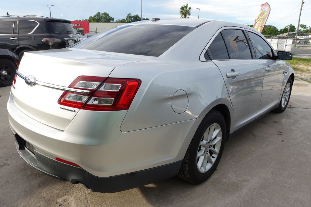 2013 Ford Taurus Image 22