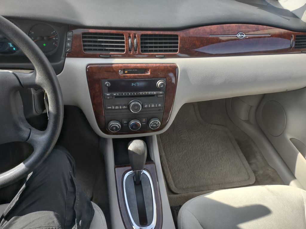2011 Chevrolet Impala Image 6