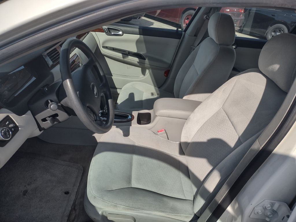 2011 Chevrolet Impala Image 7
