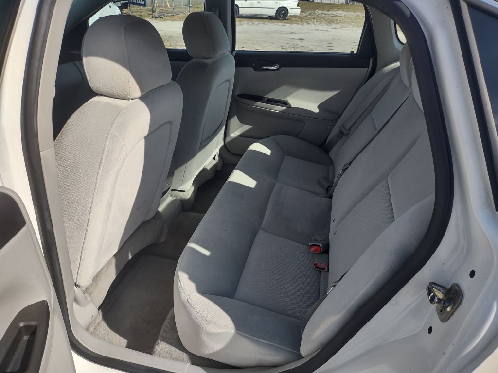 2011 Chevrolet Impala Image 9