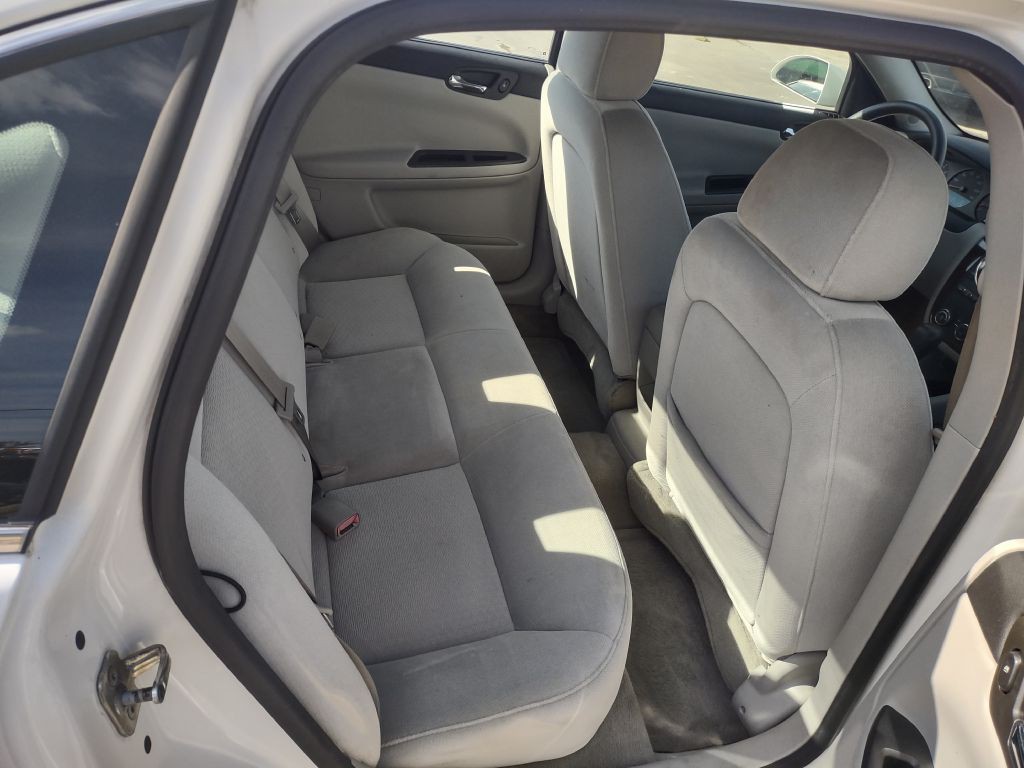 2011 Chevrolet Impala Image 10