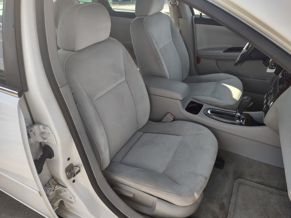 2011 Chevrolet Impala Image 19