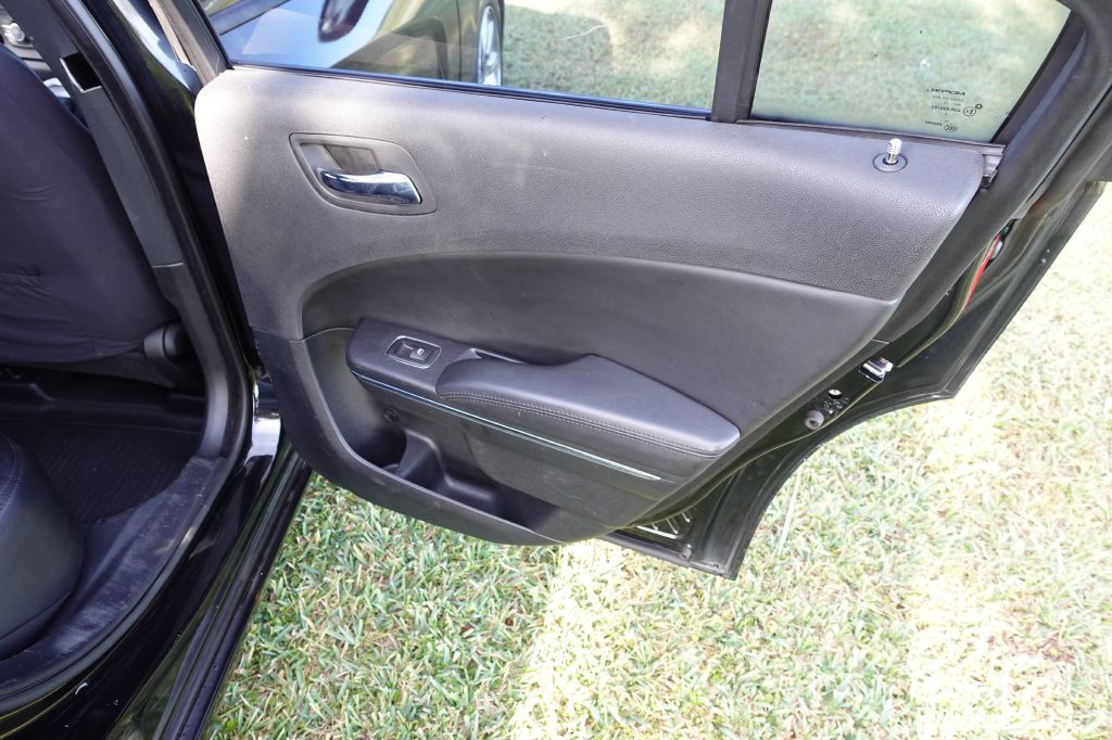 2014 Dodge Charger Image 16