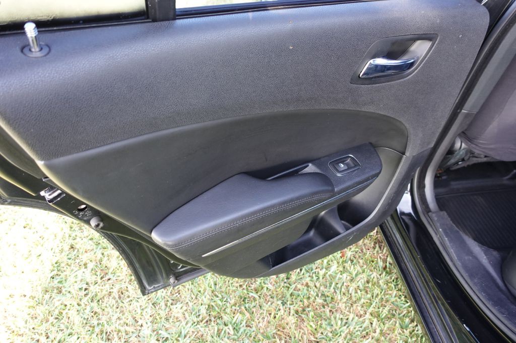 2014 Dodge Charger Image 21