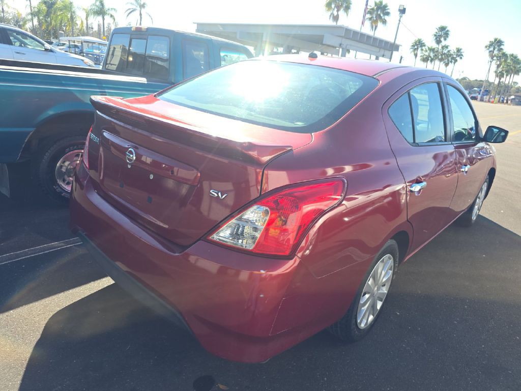 2019 Nissan Versa Image 2