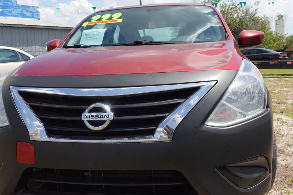 2019 Nissan Versa Image 2