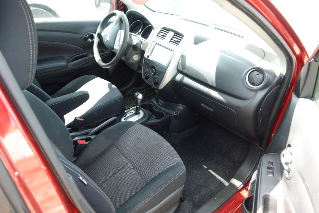 2019 Nissan Versa Image 11