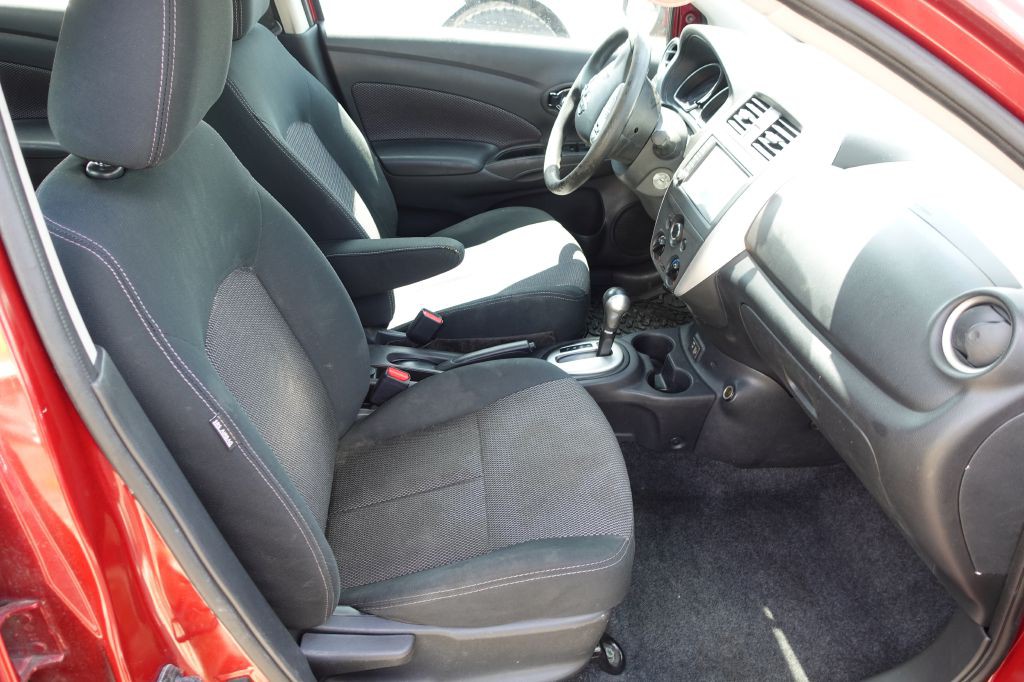 2019 Nissan Versa Image 12