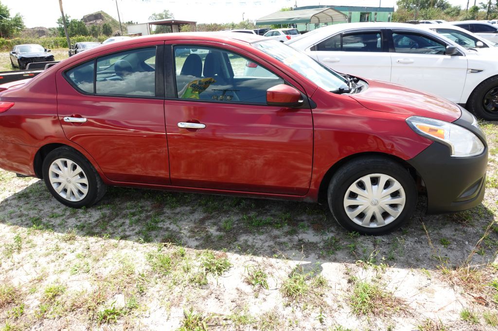 2019 Nissan Versa Image 14