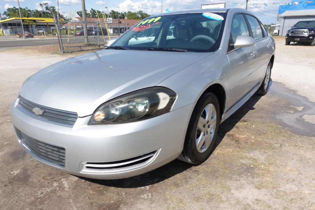 2011 Chevrolet Impala Image 2