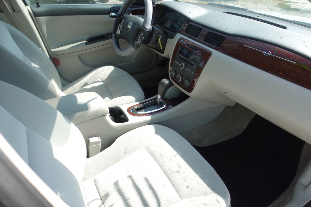 2011 Chevrolet Impala Image 17