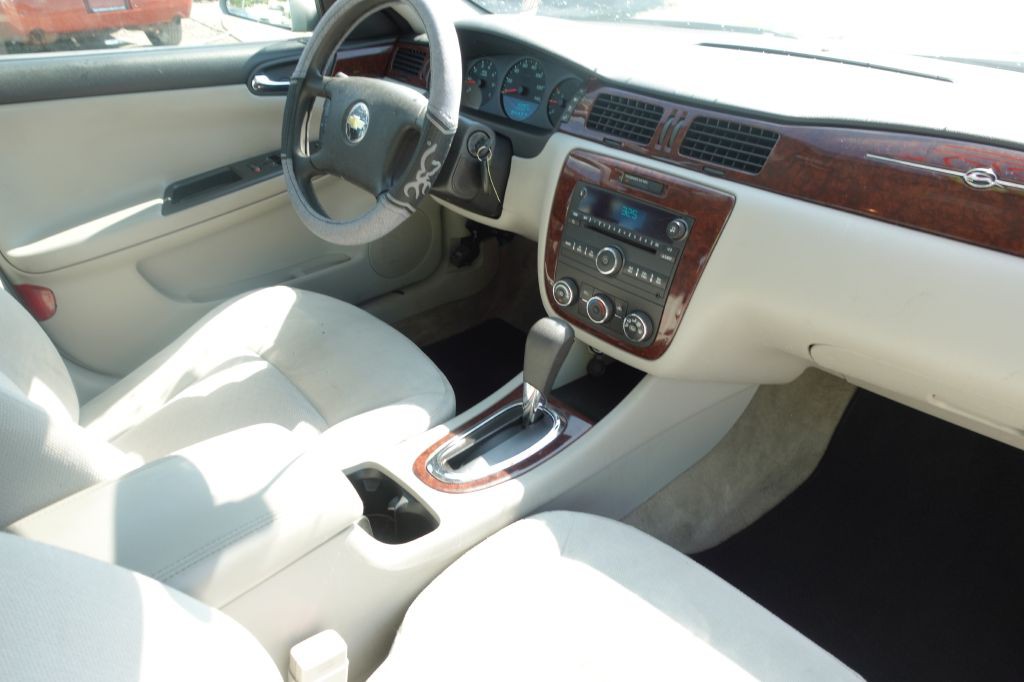 2011 Chevrolet Impala Image 18