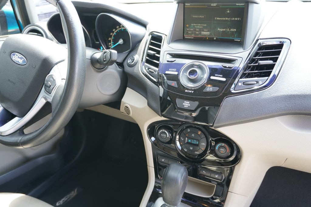2014 Ford Fiesta Image 15