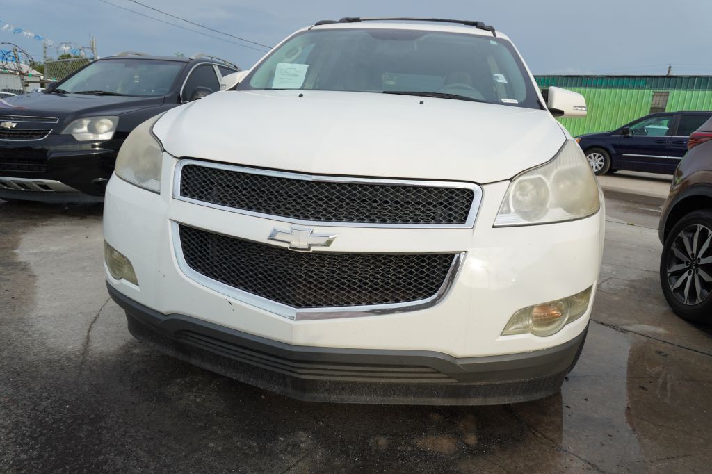 2012 Chevrolet Traverse Image 2