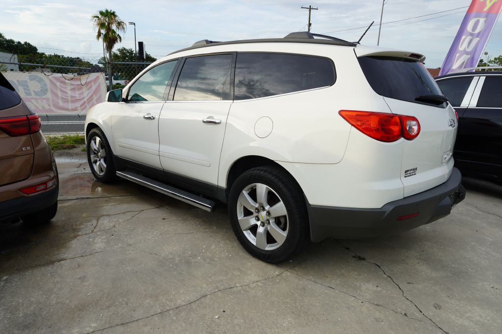 2012 Chevrolet Traverse Image 3