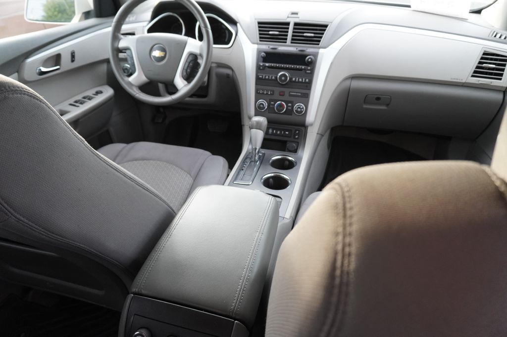2012 Chevrolet Traverse Image 11