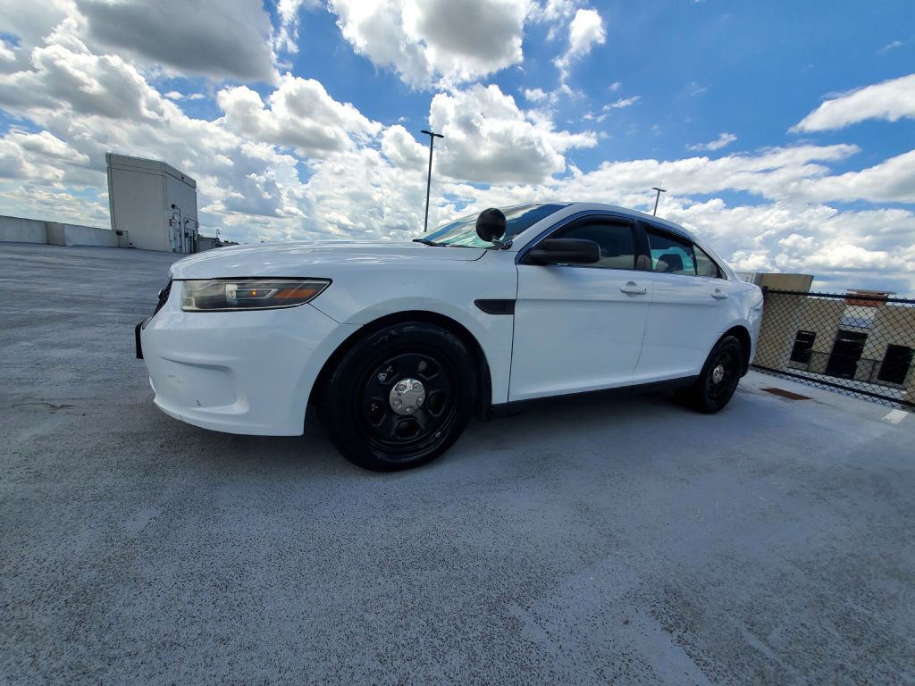 2015 Ford Taurus Image 2