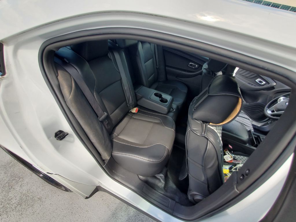 2015 Ford Taurus Image 9