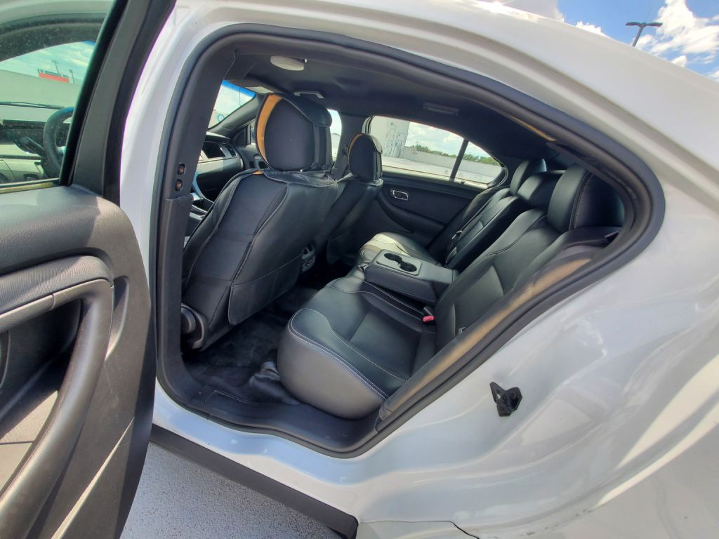 2015 Ford Taurus Image 12