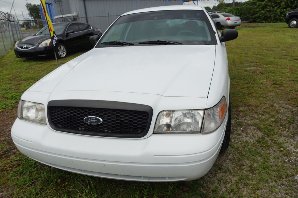 2008 Ford Crown Victoria Image 2