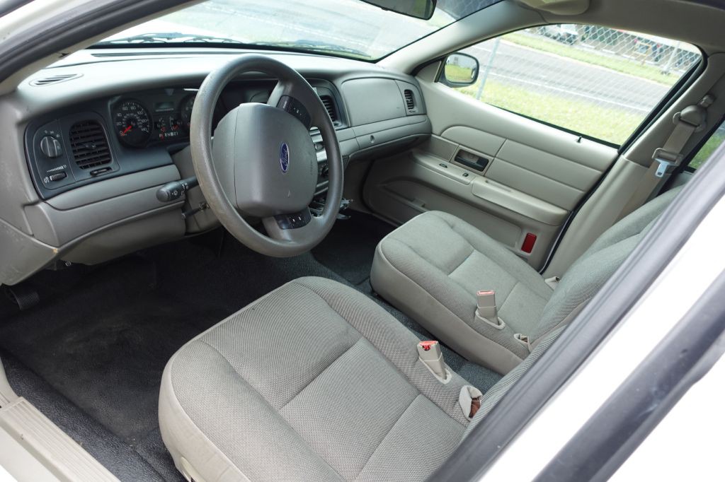 2008 Ford Crown Victoria Image 5
