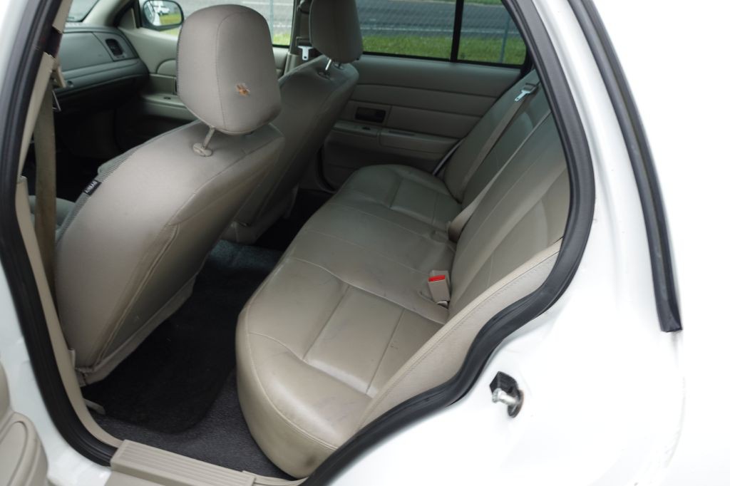 2008 Ford Crown Victoria Image 6