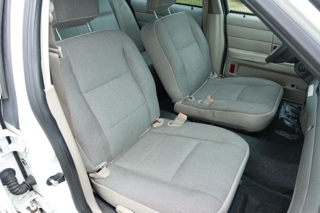 2008 Ford Crown Victoria Image 9