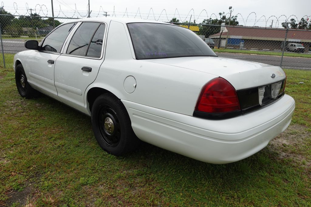 2008 Ford Crown Victoria Image 11