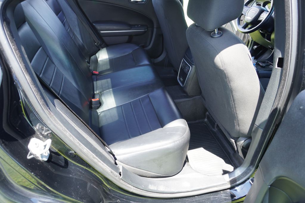 2015 Dodge Charger Image 11