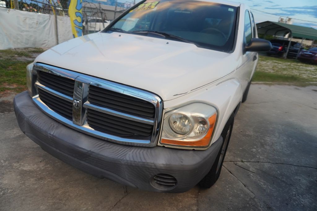 2004 Dodge Durango Image 3