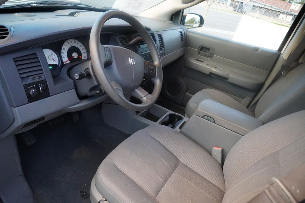 2004 Dodge Durango Image 9