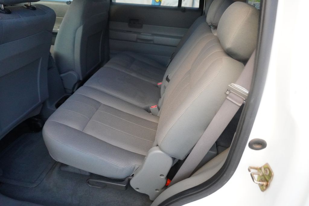 2004 Dodge Durango Image 13