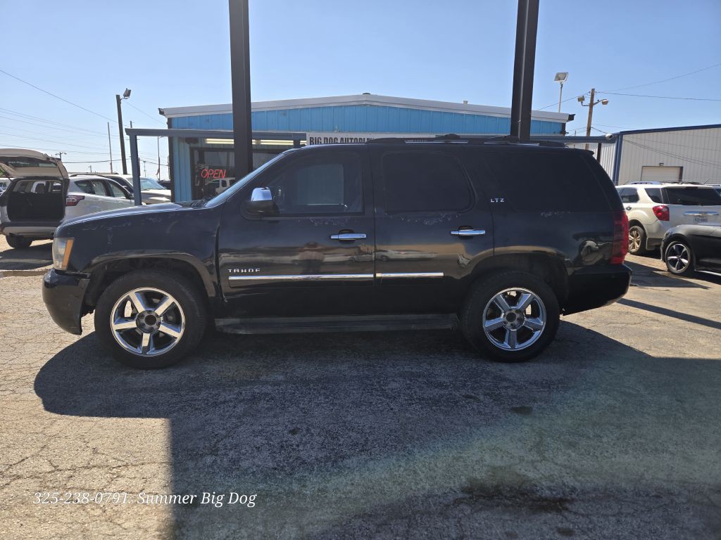 2011 Chevrolet Tahoe Image 2