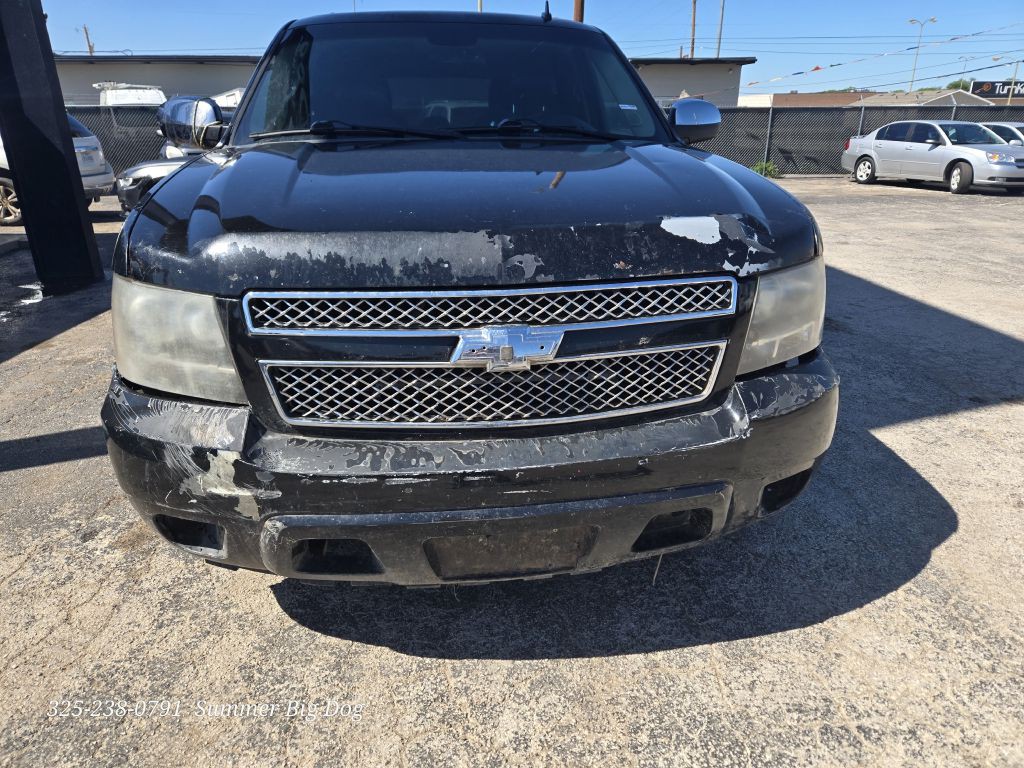 2011 Chevrolet Tahoe Image 3